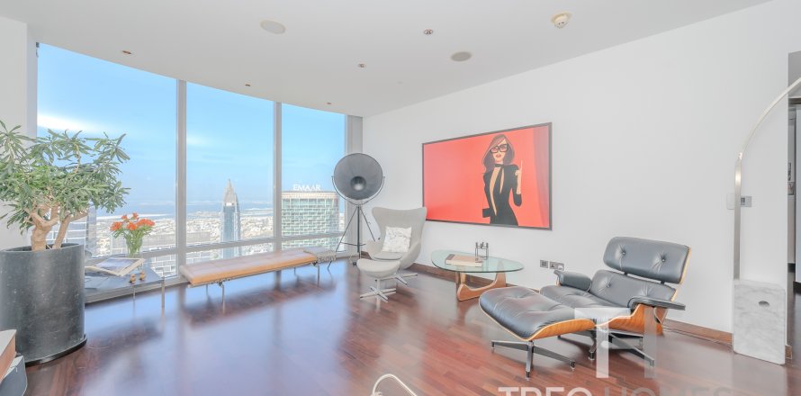 Apartment in Burj Khalifa, Dubai, UAE 2 bedrooms, 189 sq.m. № 586402