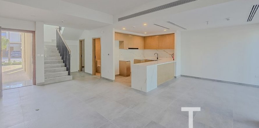 Townhouse in Dubai, UAE 3 bedrooms, 184 sq.m. № 586688