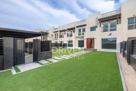 Vila v Al Quoz, Dubai, SAE 5 ložnice, 505 m² Č.: 603310 - fotografie 2