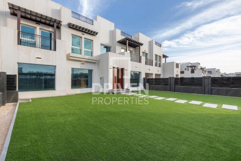Vila v Al Quoz, Dubai, SAE 5 ložnice, 505 m² Č.: 603310 - fotografie 1