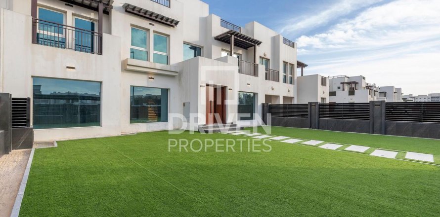 Vila v Al Quoz, Dubai, SAE 5 ložnice, 505 m² Č.: 603310