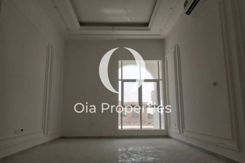 Vilë në Abu Dhabi, Emiratet e Bashkuara Arabe 7 dhoma gjumi, 683 m2. № 406050 - Foto 24