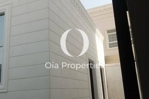 Vilë në Abu Dhabi, Emiratet e Bashkuara Arabe 7 dhoma gjumi, 683 m2. № 406050 - Foto 17