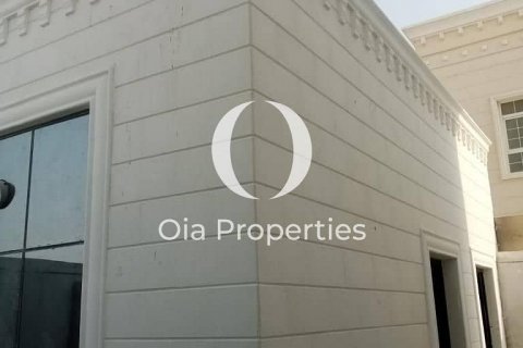 Vilë në Abu Dhabi, Emiratet e Bashkuara Arabe 7 dhoma gjumi, 683 m2. № 406050 - Foto 18