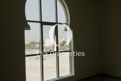 Vilë në Abu Dhabi, Emiratet e Bashkuara Arabe 7 dhoma gjumi, 683 m2. № 406050 - Foto 2