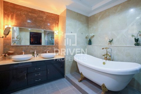 Villa in The Villa, Dubai, UAE 6 bedrooms, 465 sq.m. № 602556 - photo 11