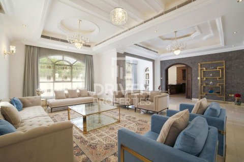 Villa in The Villa, Dubai, UAE 6 bedrooms, 465 sq.m. № 602556 - photo 2