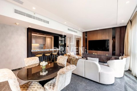 Apartment in Downtown Dubai (Downtown Burj Dubai), Dubai, UAE 2 bedrooms, 127 sq.m. № 602700 - photo 2