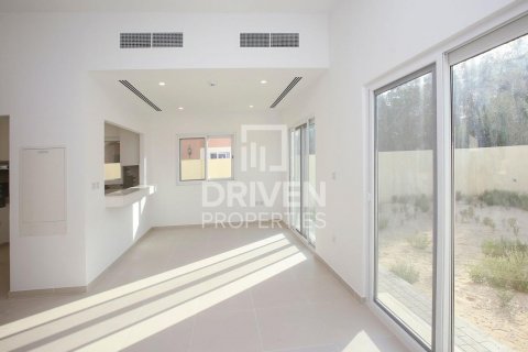 Rumah bandar di Dubai Land, Dubai, UAE 4 bilik tidur, 216 meter persegi № 602555 - foto 2