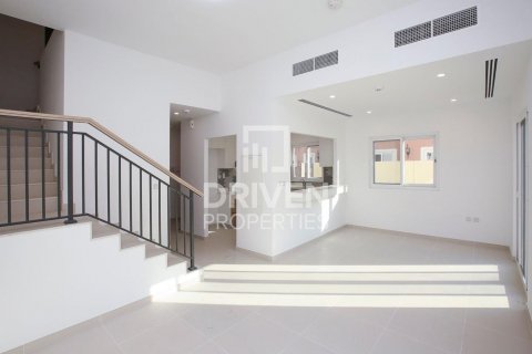 Rumah bandar di Dubai Land, Dubai, UAE 4 bilik tidur, 216 meter persegi № 602555 - foto 3