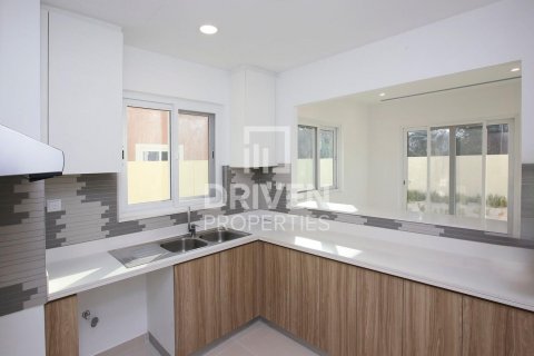 Rumah bandar di Dubai Land, Dubai, UAE 4 bilik tidur, 216 meter persegi № 602555 - foto 14