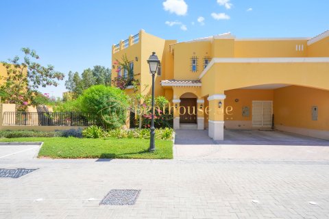 Řadový dům v Dubai Land, SAE 3 ložnice, 531 m² Č.: 593519 - fotografie 12