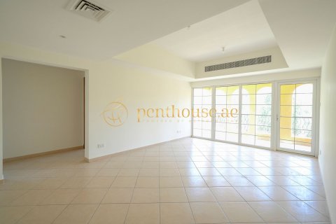Řadový dům v Dubai Land, SAE 3 ložnice, 531 m² Č.: 593519 - fotografie 5