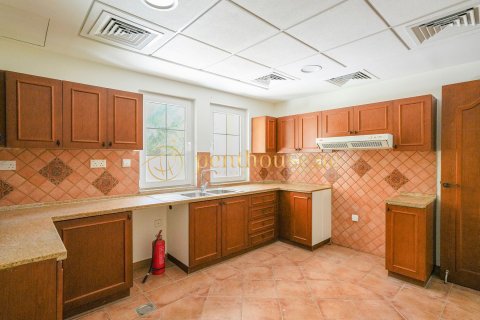 Řadový dům v Dubai Land, SAE 3 ložnice, 531 m² Č.: 593519 - fotografie 6