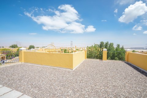 Řadový dům v Dubai Land, SAE 3 ložnice, 531 m² Č.: 593519 - fotografie 15