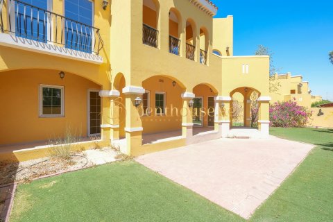 Řadový dům v Dubai Land, SAE 3 ložnice, 531 m² Č.: 593519 - fotografie 7