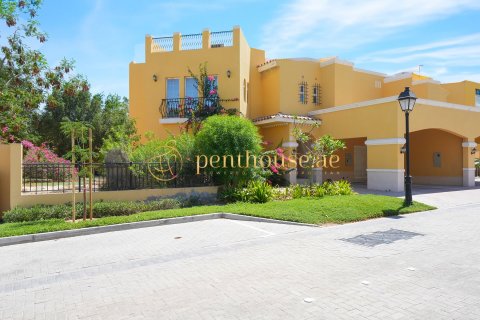 Řadový dům v Dubai Land, SAE 3 ložnice, 531 m² Č.: 593519 - fotografie 13