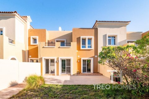 Townhouse in Arabian Ranches, Dubai, UAE 3 bedrooms, 244 sq.m. № 586408 - photo 1