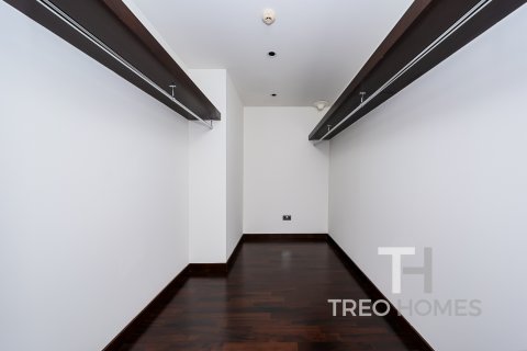Apartment in Burj Khalifa, Dubai, UAE 2 bedrooms, 191 sq.m. № 586409 - photo 8