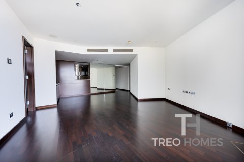 Apartment in Burj Khalifa, Dubai, UAE 2 bedrooms, 191 sq.m. № 586409 - photo 4