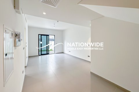 Townhouse in Abu Dhabi, UAE 2 bedrooms, 124 sq.m. № 584442 - photo 5