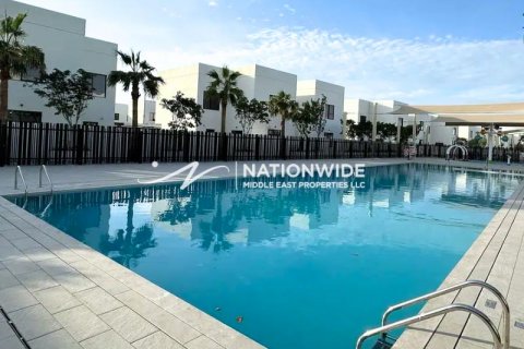Townhouse in Abu Dhabi, UAE 2 bedrooms, 124 sq.m. № 584442 - photo 18