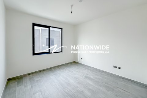 Townhouse in Abu Dhabi, UAE 2 bedrooms, 124 sq.m. № 584442 - photo 6