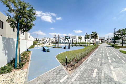 Townhouse in Abu Dhabi, UAE 2 bedrooms, 124 sq.m. № 584442 - photo 16