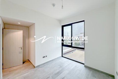Townhouse in Abu Dhabi, UAE 2 bedrooms, 124 sq.m. № 584442 - photo 10