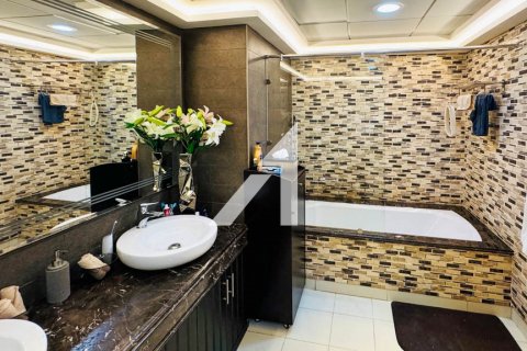 Penthouse in Dubai, UAE 4 bedrooms, 524.4 sq.m. № 632249 - photo 25