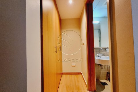 Villa in Al Raha Gardens, Abu Dhabi, UAE 3 bedrooms, 253 sq.m. № 615460 - photo 9