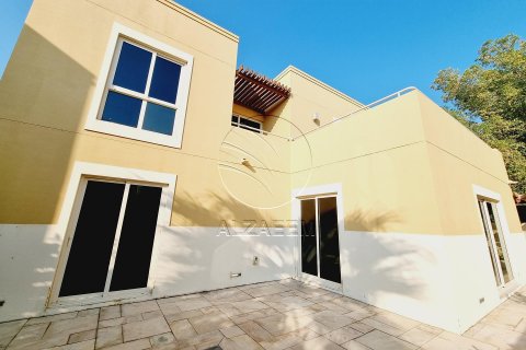 Villa in Al Raha Gardens, Abu Dhabi, UAE 3 bedrooms, 253 sq.m. № 615460 - photo 1