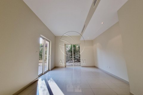 Villa in Al Raha Gardens, Abu Dhabi, UAE 3 bedrooms, 253 sq.m. № 615460 - photo 5