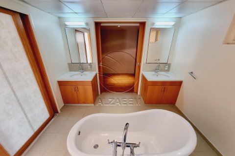 Villa in Al Raha Gardens, Abu Dhabi, UAE 3 bedrooms, 253 sq.m. № 615460 - photo 13