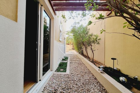 Villa in Al Raha Gardens, Abu Dhabi, UAE 3 bedrooms, 253 sq.m. № 615460 - photo 4