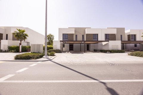 Townhouse on the Yas Island, Abu Dhabi, UAE 3 bedrooms, 172 sq.m. № 615462 - photo 1