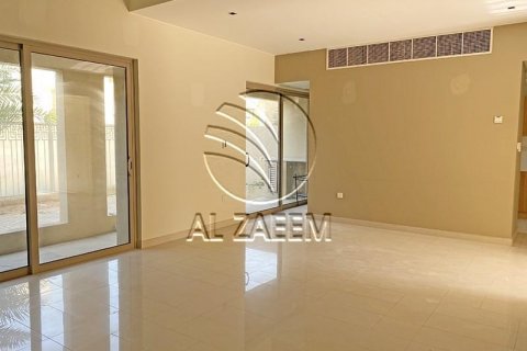Řadový dům v Al Raha Gardens, Abu Dhabi, SAE 3 ložnice, 201 m² Č.: 615461 - fotografie 4