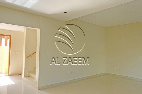 Řadový dům v Al Raha Gardens, Abu Dhabi, SAE 3 ložnice, 201 m² Č.: 615461 - fotografie 3