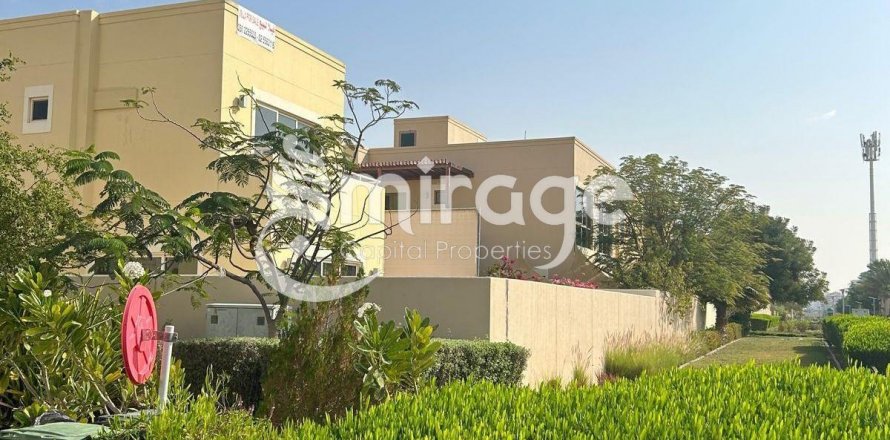 Vilë në Al Raha Gardens, Abu Dhabi, Emiratet e Bashkuara Arabe 6 dhoma gjumi, 578.4 m2. № 550659