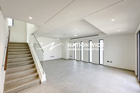 Vilë në Abu Dhabi, Emiratet e Bashkuara Arabe 5 dhoma gjumi, 360 m2. № 603828 - Foto 4