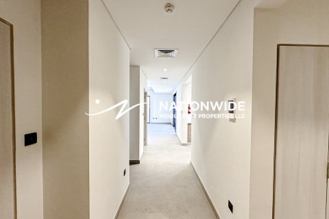 Vilë në Abu Dhabi, Emiratet e Bashkuara Arabe 5 dhoma gjumi, 360 m2. № 603828 - Foto 6