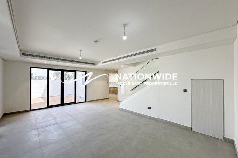 Vilë në Abu Dhabi, Emiratet e Bashkuara Arabe 5 dhoma gjumi, 360 m2. № 603828 - Foto 2