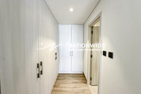 Vilë në Abu Dhabi, Emiratet e Bashkuara Arabe 5 dhoma gjumi, 360 m2. № 603828 - Foto 12