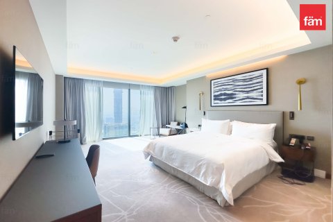 Penthouse in Dubai, UAE 5 bedrooms, 571.4 sq.m. № 621869 - photo 18