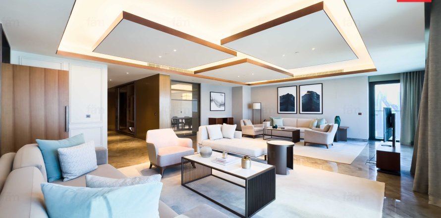 Penthouse in Dubai, UAE 5 bedrooms, 571.4 sq.m. № 621869