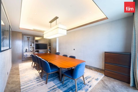 Penthouse in Dubai, UAE 5 bedrooms, 571.4 sq.m. № 621869 - photo 11