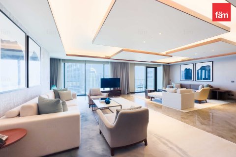 Penthouse in Dubai, UAE 5 bedrooms, 571.4 sq.m. № 621869 - photo 8