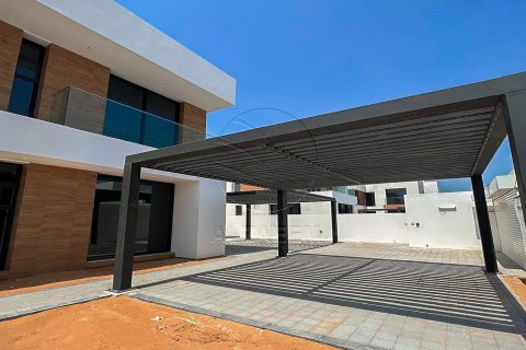 Vila di Saadiyat Island, Abu Dhabi, UAE 5 bilik tidur, 836 meter persegi № 615289 - foto 2