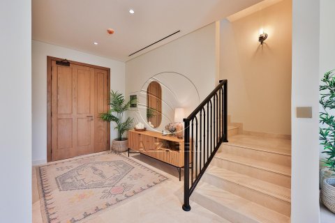 Townhouse in Khalifa City, Abu Dhabi, UAE 3 bedrooms, 172 sq.m. № 615922 - photo 5
