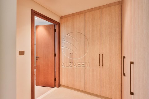 Townhouse in Khalifa City, Abu Dhabi, UAE 3 bedrooms, 172 sq.m. № 615922 - photo 13
